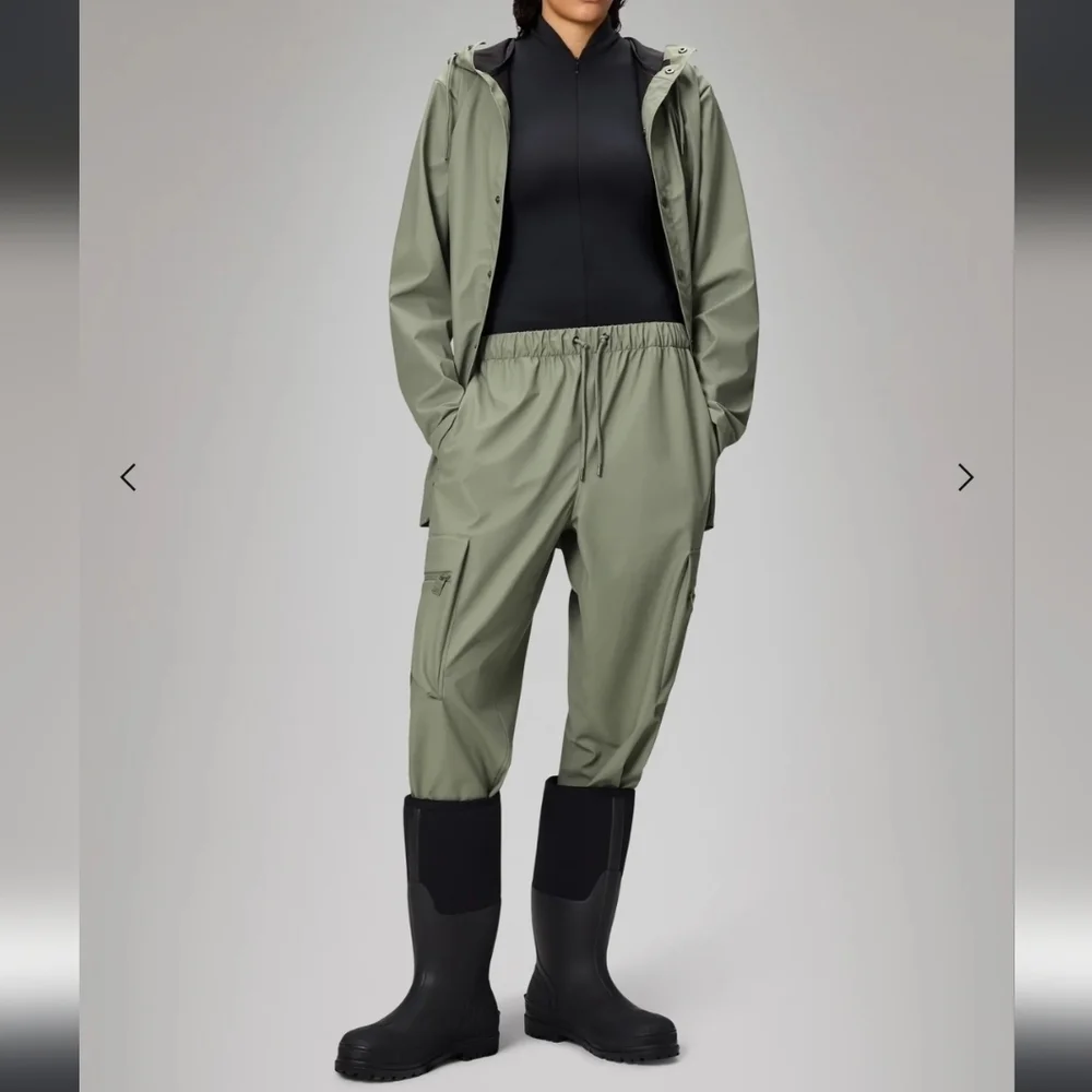 NWT! RAINS, UNISEX, Cargo Rain Pants, Regular W3, Drift, Size Small, MSRP $140